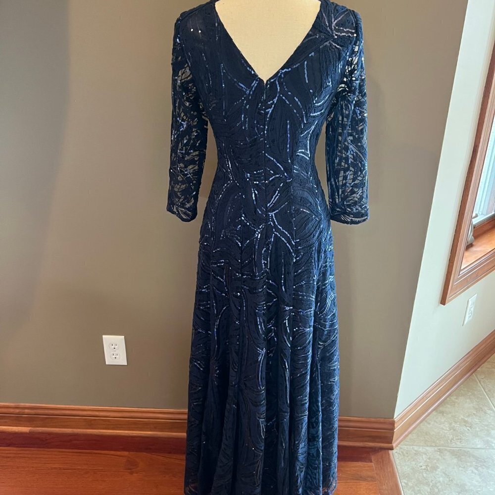Tahari Navy Sequin Formal Mother of the Bride with silk shawl, Black Tie Size 2 - Picture 4 of 15